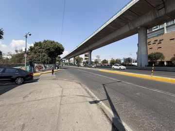 Local comercial en renta sobre Periférico Sur