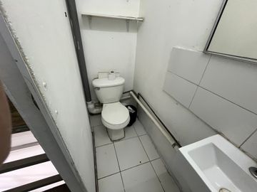ARRIENDO LOCAL COMERCIAL 2HAB 1BA RECOLETA