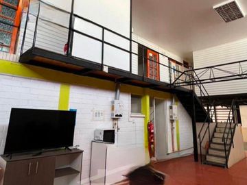 SE ARRIENDA AMPLIA CASA AMOBLADA 8 DORMITORIOS Y 4 BAÑOS