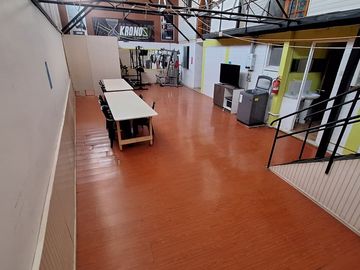SE ARRIENDA AMPLIA CASA AMOBLADA 8 DORMITORIOS Y 4 BAÑOS