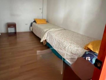 SE ARRIENDA AMPLIA CASA AMOBLADA 8 DORMITORIOS Y 4 BAÑOS