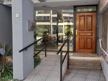 VENTA  3 AMBIENTES OLIVOS C/DEPEND BALCON PISO 7