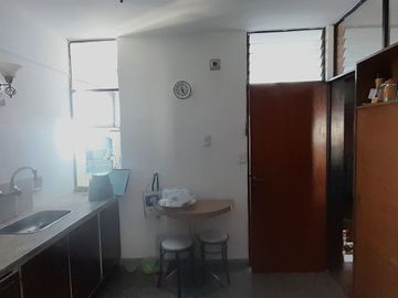 VENTA  3 AMBIENTES OLIVOS C/DEPEND BALCON PISO 7