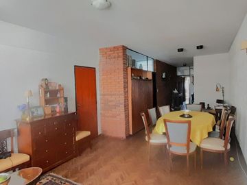 VENTA  3 AMBIENTES OLIVOS C/DEPEND BALCON PISO 7