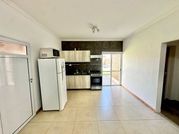 SE VENDE CASA PATIO/PILETA Y QUINCHO EN PRADERA II
