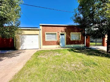 SE VENDE CASA PATIO/PILETA Y QUINCHO EN PRADERA II