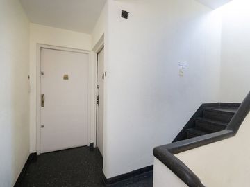VENTA DEP 2 AMB VELEZ SARFIELD  LUMIN. P/ ESCALERA