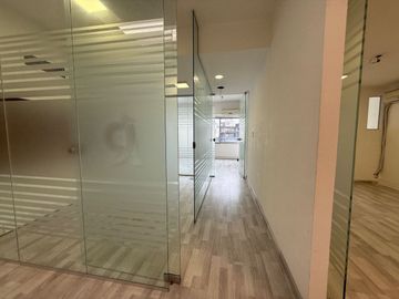 ALQUILER OFICINA LISTA PARA ENTRAR CON COCHERA