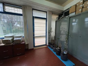Venta  Local / Oficina comercial en Villa Urquiza.