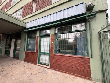 Venta  Local / Oficina comercial en Villa Urquiza.