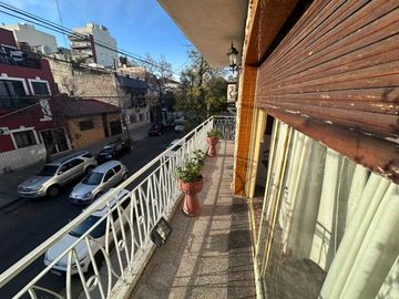 VENTA CASA MULTIFAMILIAR EN FLORES GARAGE TERRAZA