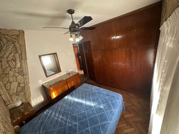 VENTA CASA MULTIFAMILIAR EN FLORES GARAGE TERRAZA