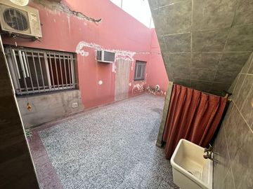 VENTA CASA MULTIFAMILIAR EN FLORES GARAGE TERRAZA