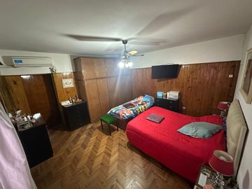 VENTA CASA MULTIFAMILIAR EN FLORES GARAGE TERRAZA