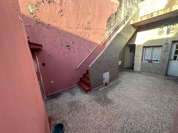 VENTA CASA MULTIFAMILIAR EN FLORES GARAGE TERRAZA