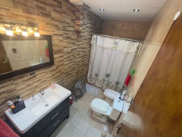 VENTA CASA MULTIFAMILIAR EN FLORES GARAGE TERRAZA