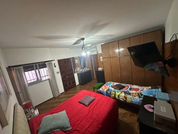 VENTA CASA MULTIFAMILIAR EN FLORES GARAGE TERRAZA