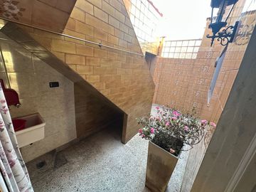 VENTA CASA MULTIFAMILIAR EN FLORES GARAGE TERRAZA