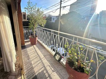 VENTA CASA MULTIFAMILIAR EN FLORES GARAGE TERRAZA