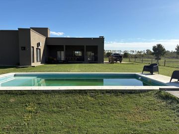 Alquiler Quinta Amoblada equipada Luján pileta
