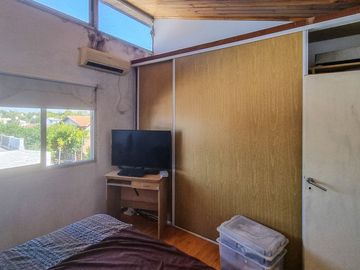 Venta Ph de 5 amb. con patio y cochera en Olivos