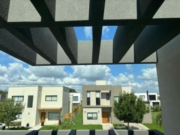 ALQUILER  CASA A ESTRENAR EN LAGOON PILAR