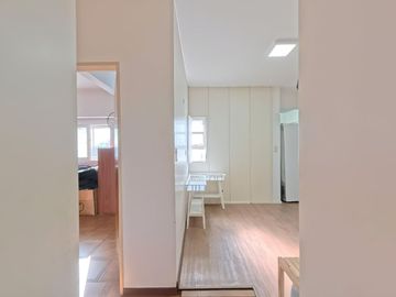 VENTA DEPTO 6 AMB DUPLEX SEMIPISO C/COCH EN FLORES