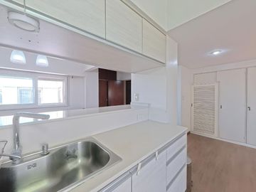 VENTA DEPTO 6 AMB DUPLEX SEMIPISO C/COCH EN FLORES