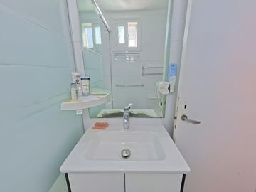 VENTA DEPTO 6 AMB DUPLEX SEMIPISO C/COCH EN FLORES