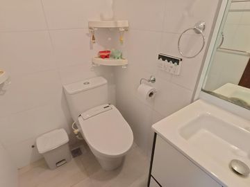 VENTA DEPTO 6 AMB DUPLEX SEMIPISO C/COCH EN FLORES