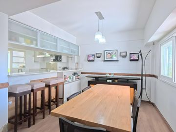 VENTA DEPTO 6 AMB DUPLEX SEMIPISO C/COCH EN FLORES
