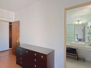 VENTA DEPTO 6 AMB DUPLEX SEMIPISO C/COCH EN FLORES