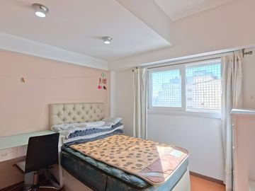 VENTA DEPTO 6 AMB DUPLEX SEMIPISO C/COCH EN FLORES