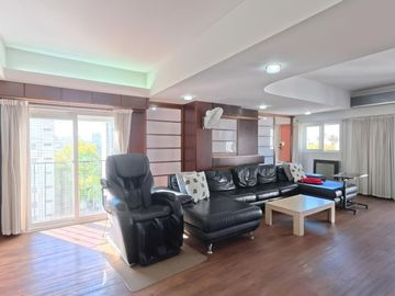 VENTA DEPTO 6 AMB DUPLEX SEMIPISO C/COCH EN FLORES