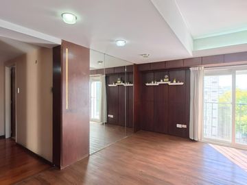 VENTA DEPTO 6 AMB DUPLEX SEMIPISO C/COCH EN FLORES