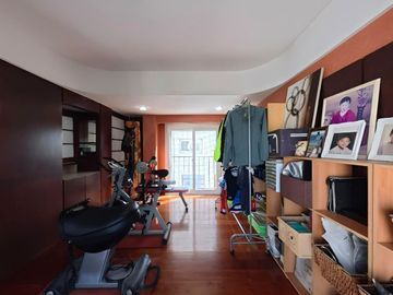 VENTA DEPTO 6 AMB DUPLEX SEMIPISO C/COCH EN FLORES