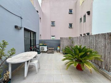 3 AMBIENTES CON COCHERA/ BAULERA PATIO Y BALCON