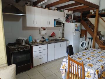 Galpón con Departamento a la venta