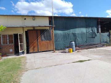 Galpón con Departamento a la venta