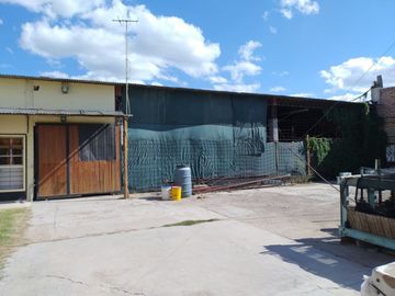 Galpón con Departamento a la venta