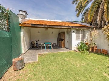 TRIPLEX EN VENTA EN ADROGUE JARDIN Y QUINCHO