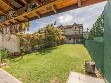 TRIPLEX EN VENTA EN ADROGUE JARDIN Y QUINCHO