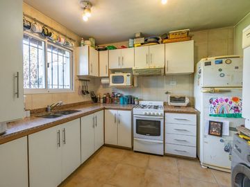 TRIPLEX EN VENTA EN ADROGUE JARDIN Y QUINCHO