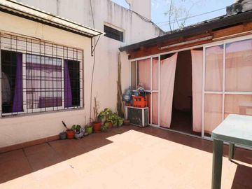 VENTA PH 4 AMB CASEROS CON COCHERA-PATIO-QUINCHO