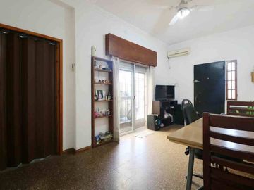 VENTA PH 4 AMB CASEROS CON COCHERA-PATIO-QUINCHO