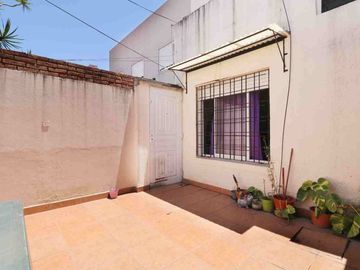 VENTA PH 4 AMB CASEROS CON COCHERA-PATIO-QUINCHO
