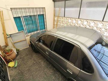 VENTA PH 4 AMB CASEROS CON COCHERA-PATIO-QUINCHO
