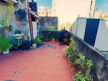 PH 4 AMBIENTES VENTA ALMAGRO TERRAZA PATIO LUMINOS