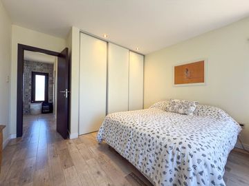 Moderna Casa Quinta en Valle Sereno. NUEVO VALOR!