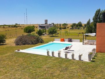 Moderna Casa Quinta en Valle Sereno. NUEVO VALOR!